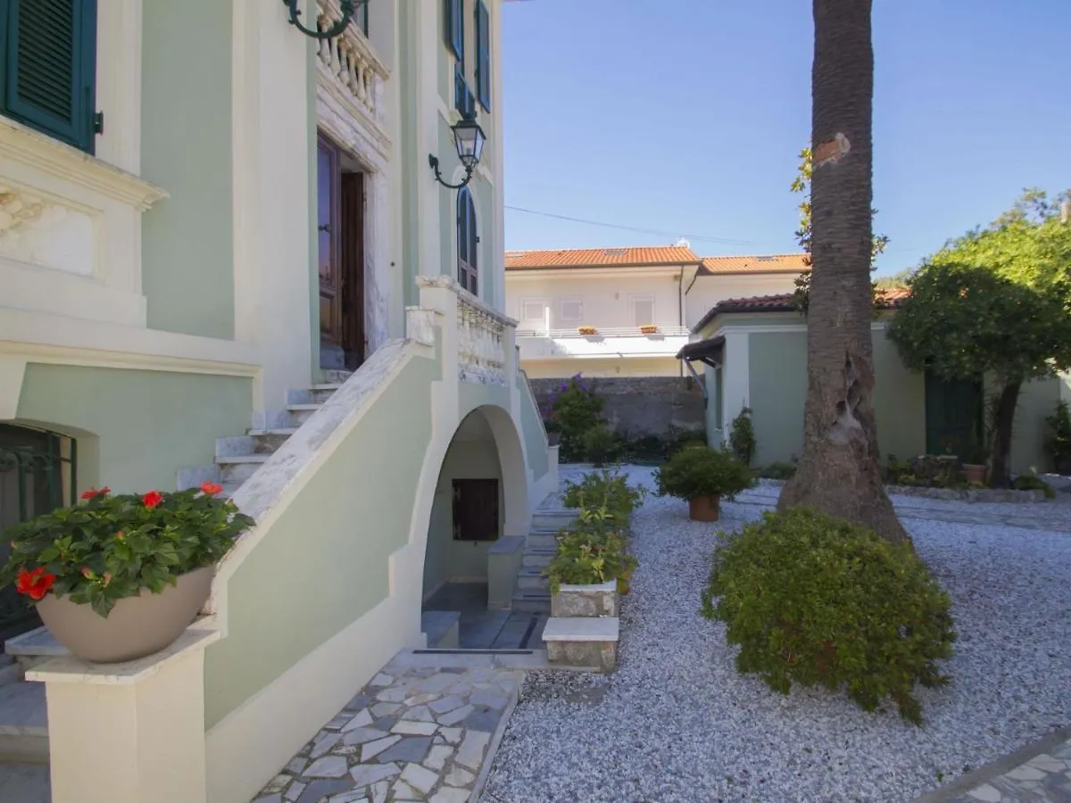 Apartment Locazione Turistica Villa Nicodemi Basement Seminterrato Marina di Massa