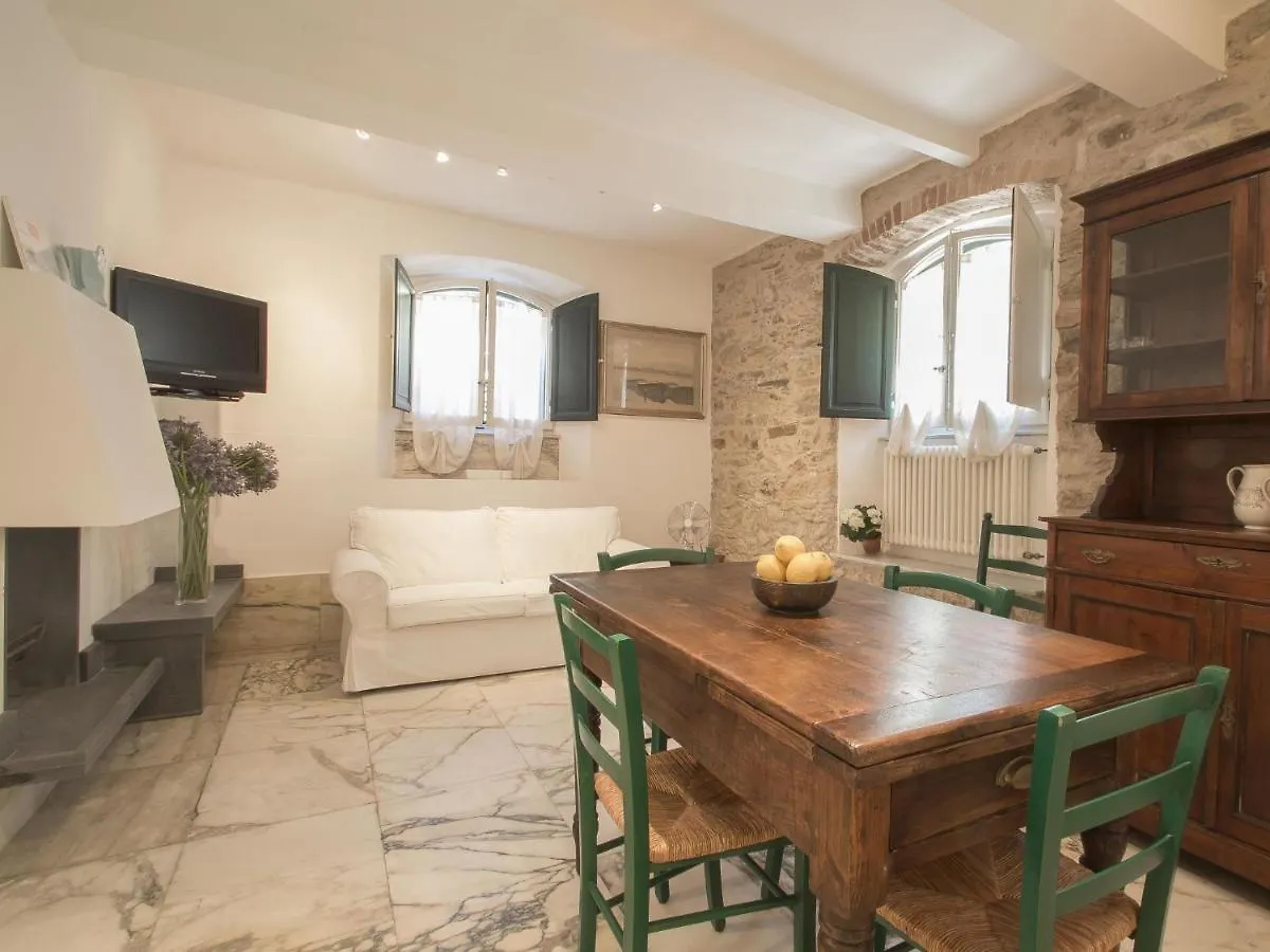 Apartment Locazione Turistica Villa Nicodemi Basement Seminterrato Marina di Massa